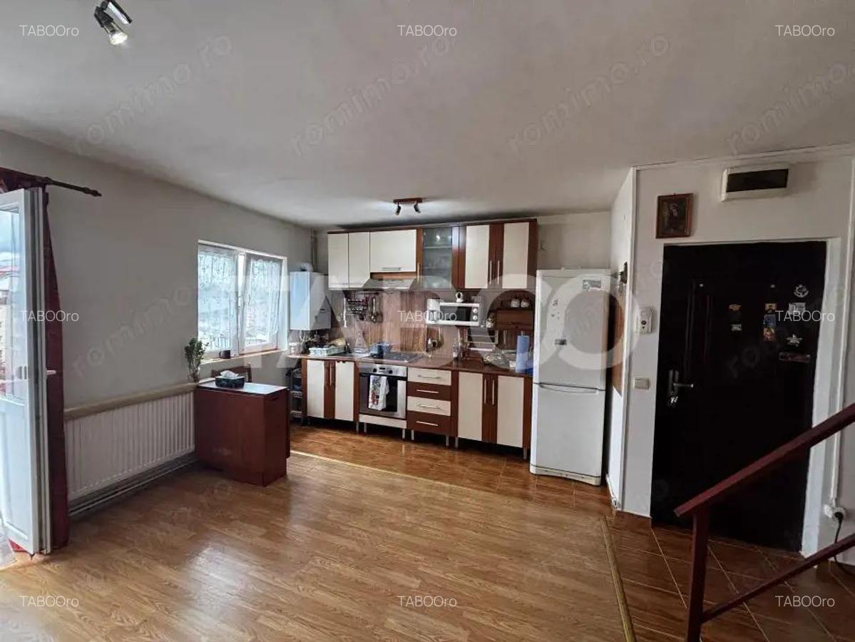 Apartament de vanzare 3 camere complet mobilat utilat Valea Aurie - 1