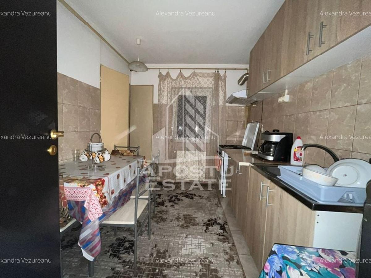 Apartament cu 3 camere, 2 bai,2 balcoane, decomandat,Iosefin - 4