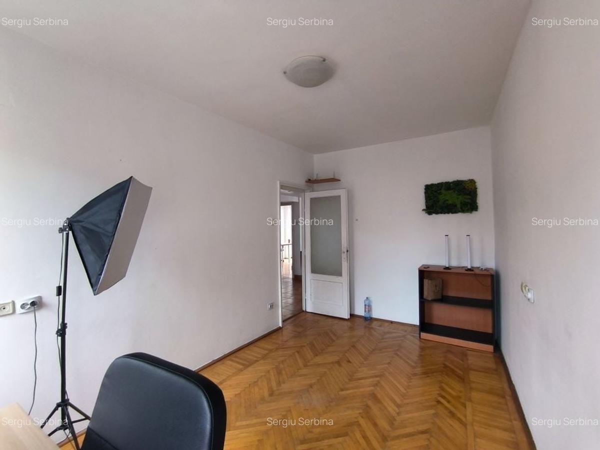 Apartament de vanzare  3 camere decomandat - Piața Romană RISC 1 - 8