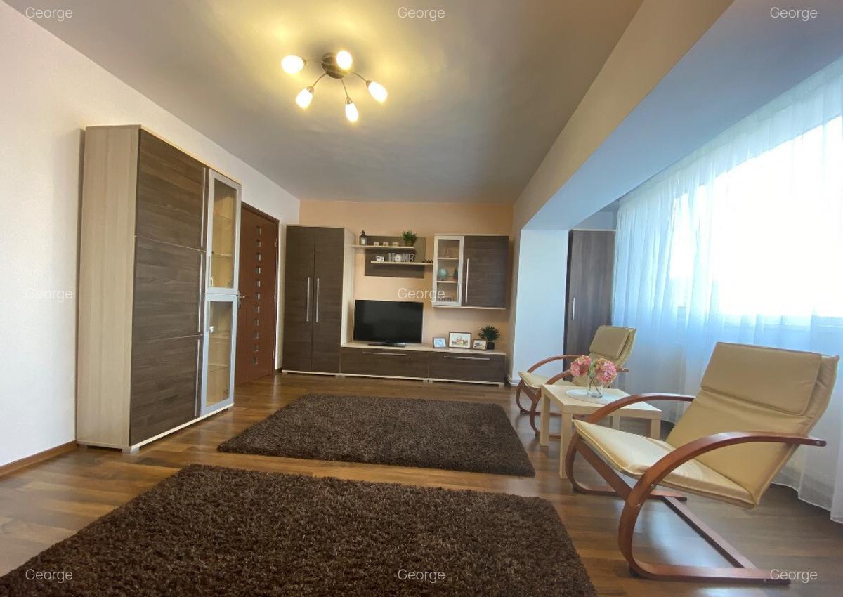 Apartament 3 camere de inchiriat - Centrul Civic - 1