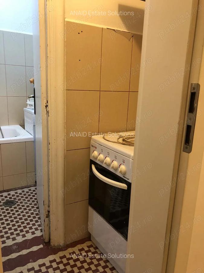 Garsoniera Piata Sfintii Voievozi - George Enescu - 1