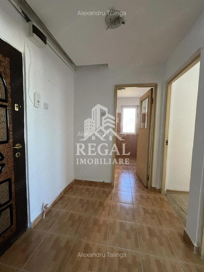 Apartament 3 camere de vanzare Micro 7 - 5
