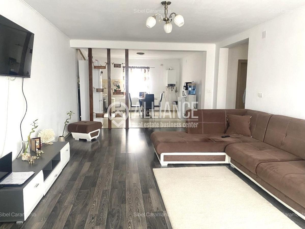 Casă individuală cu 7 camere în Valu lui Traian - 1