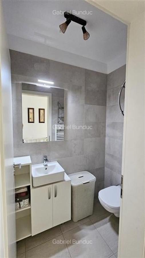 Apartament cu 3 camere decomandat, mobilat în Tractorul - 12