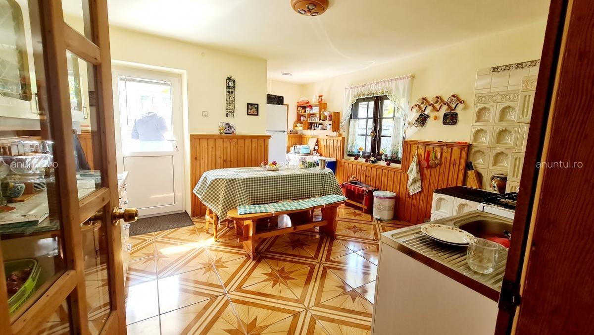 Casa langa padure si livada, zona linistita aproape de Targoviste - 8