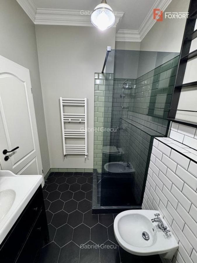 Apartament deosebit, 3 camere, zona Central - Bld. C.D. Loga - 6