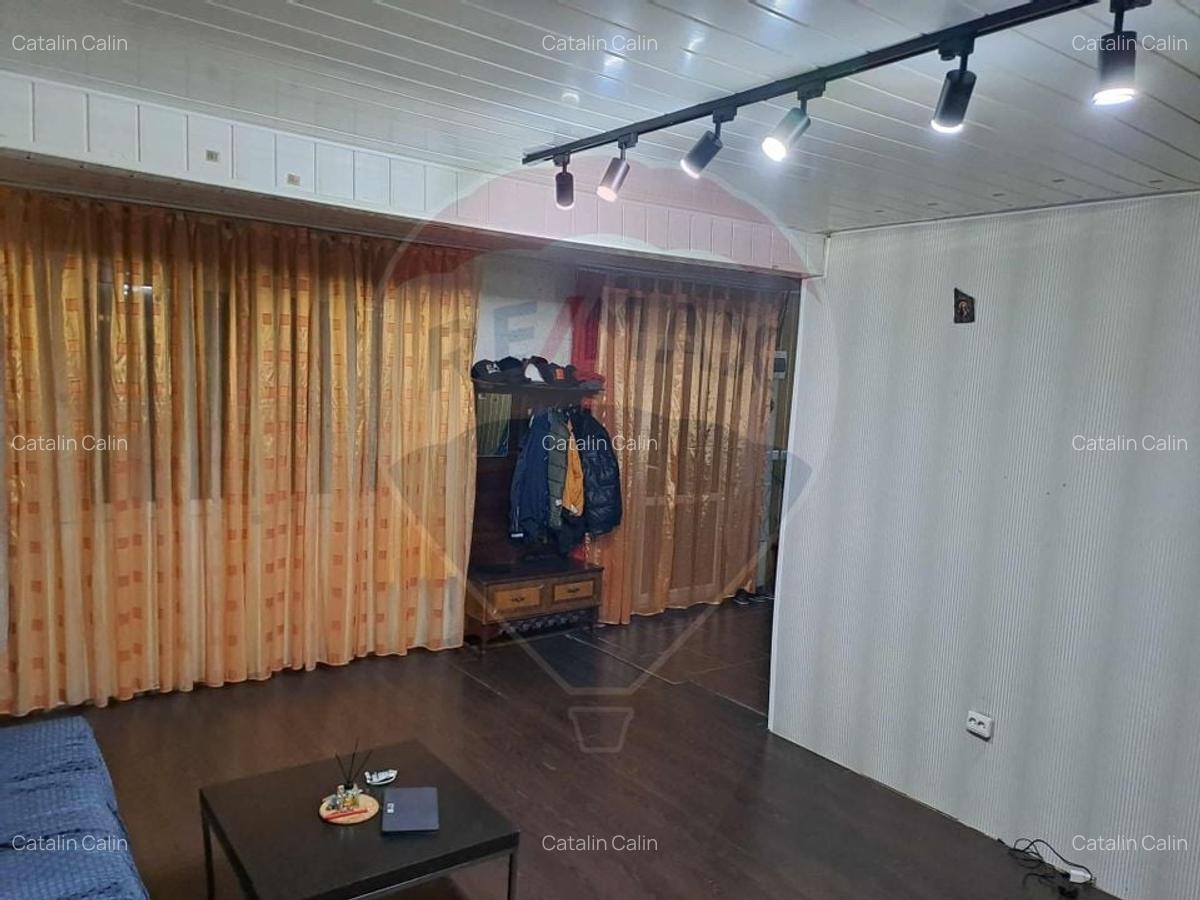 Casa / Vila cu 5 camere de vanzare - 6