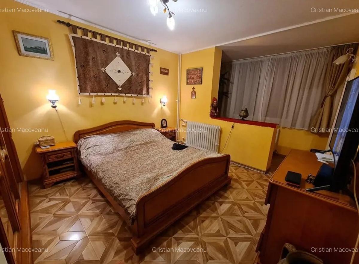Apartament cu 3 camere de vanzare in zona 1 Decembrie 1918-metrou - 1