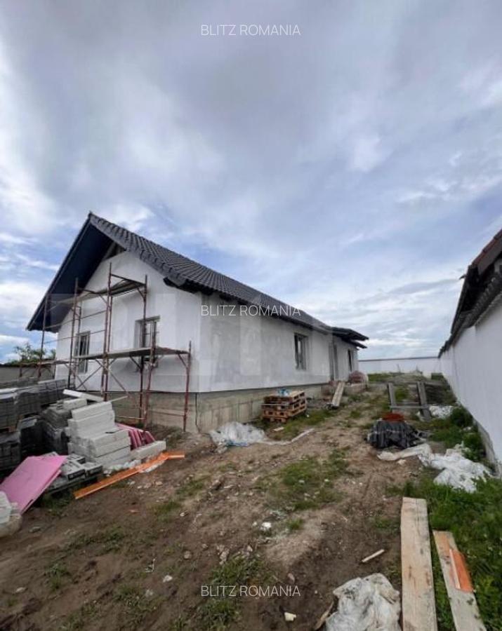 Casa individuala de vanzare, cu 4 camere, 96 mp, zona ?u - 6