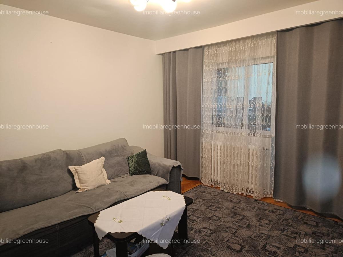 Apartament 4  camere, decomandat,zona Miorita - 7