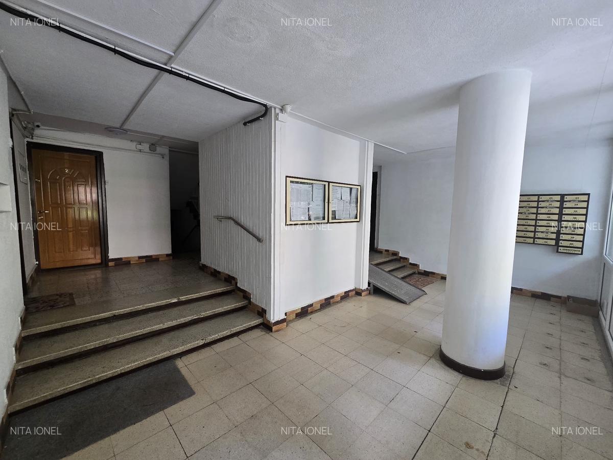 Apartament cu 2 camere semidecomandat în 1 Decembrie 1918 - 24
