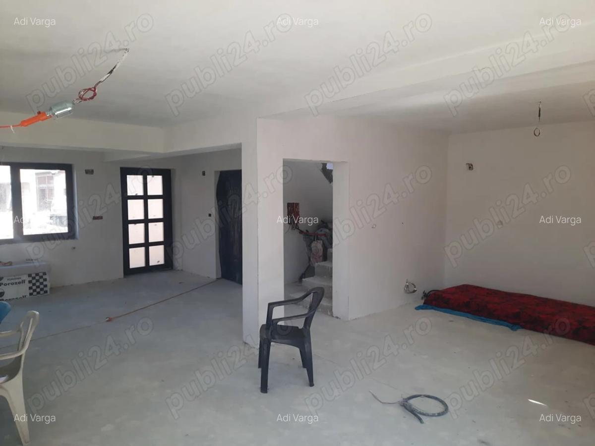 Casa de vanzare sinmartin cartie Lotus - 5