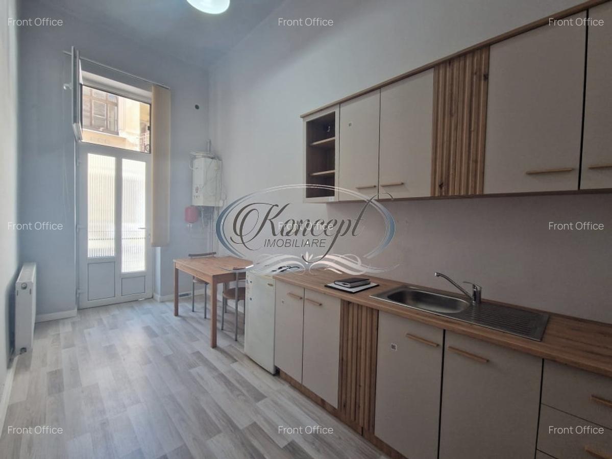Apartament spatios, renovat, in centrul istoric - 9