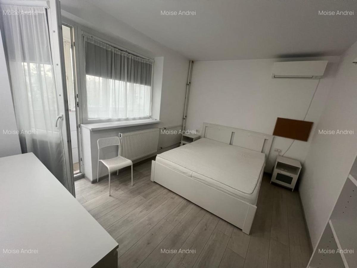 Apartament cu 3 camere semidecomandat în Grivița - 1