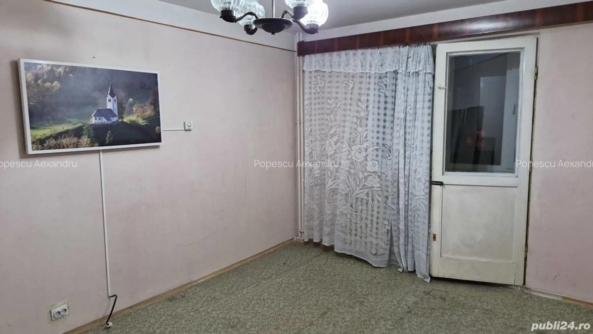Vand apartament 3 camere decomandat nemobilat nerenovat Astra Berzei nr. 1 - 4