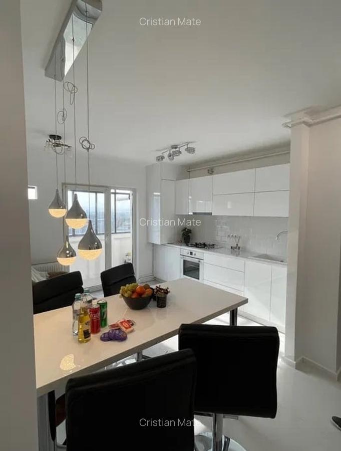 Apartament cu 3 camere decomandat, mobilat în Plopilor - 1