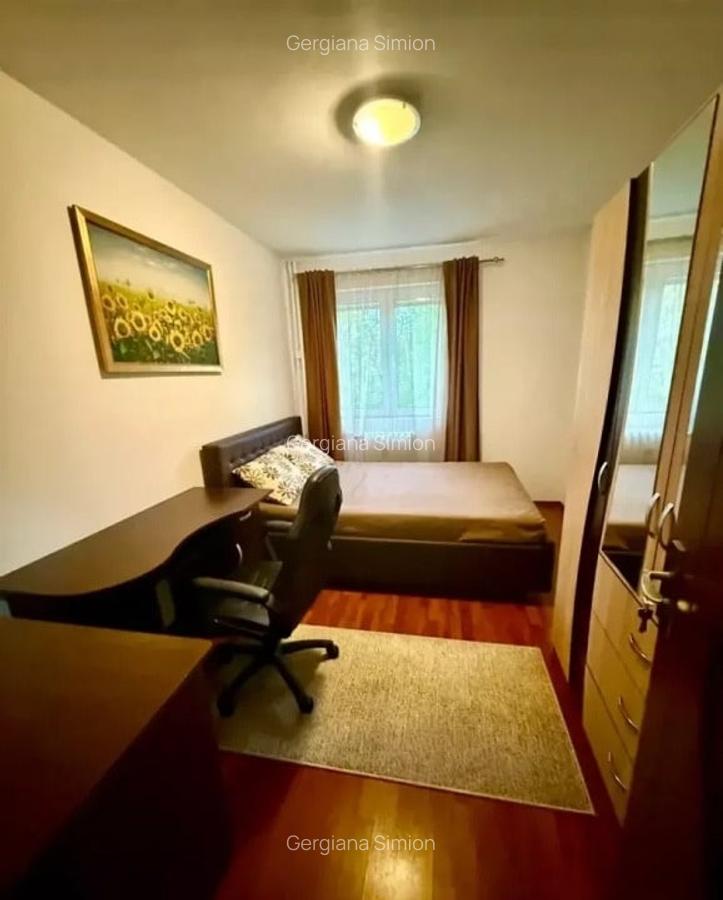 Apartament cu 3 camere semidecomandat, mobilat în Pajura - 3