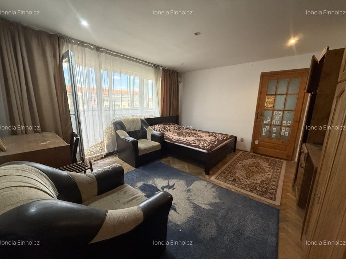 Apartament practic, 2 camere, 51 mp utili + balcon - Girocului - 3