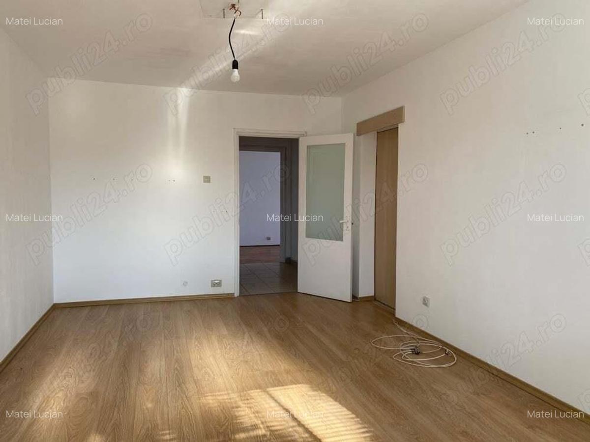 Agentia imobiliara VIGAFON vinde apartament 3 camere Nord-Cameliei - 2
