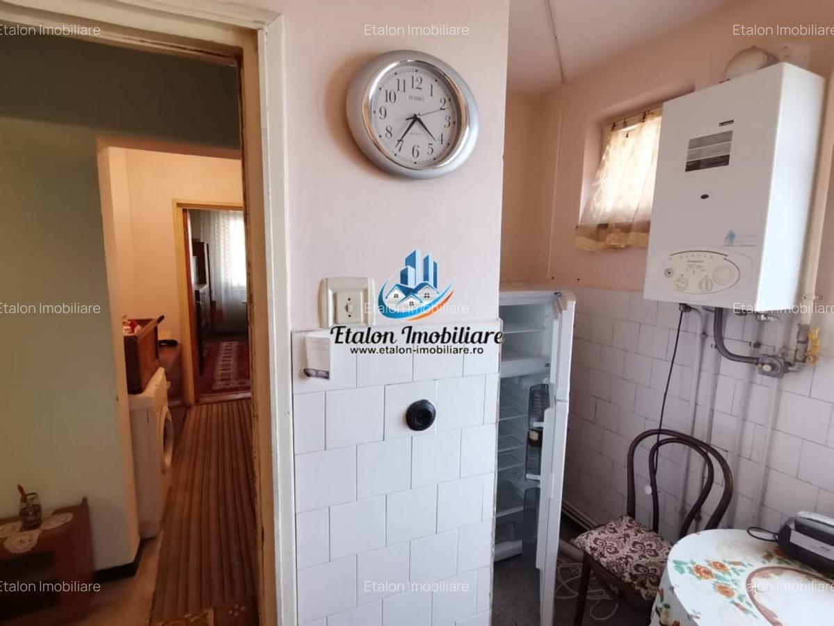 Apartament 4 camere (3decomandate+hol spatios) etaj 6 zona Maratei - 2
