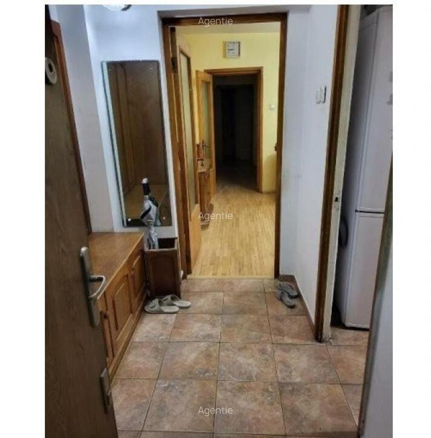 Bdul.Tineretului, vis-a vis,de Park, Ap.4 cam. - 2