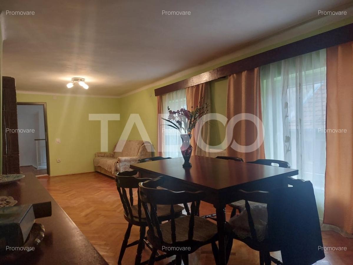 Apartament la casa 97 mpu 5 camere 2 bucatarii 3 bai gradina Cisnadie - 13