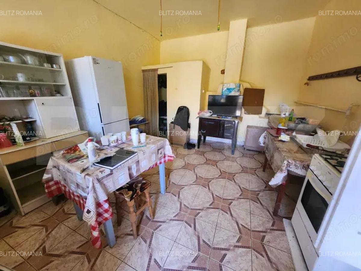 Casa individuala cu 4 camere,150 mp utili,1700 mp teren,Blaj - 11