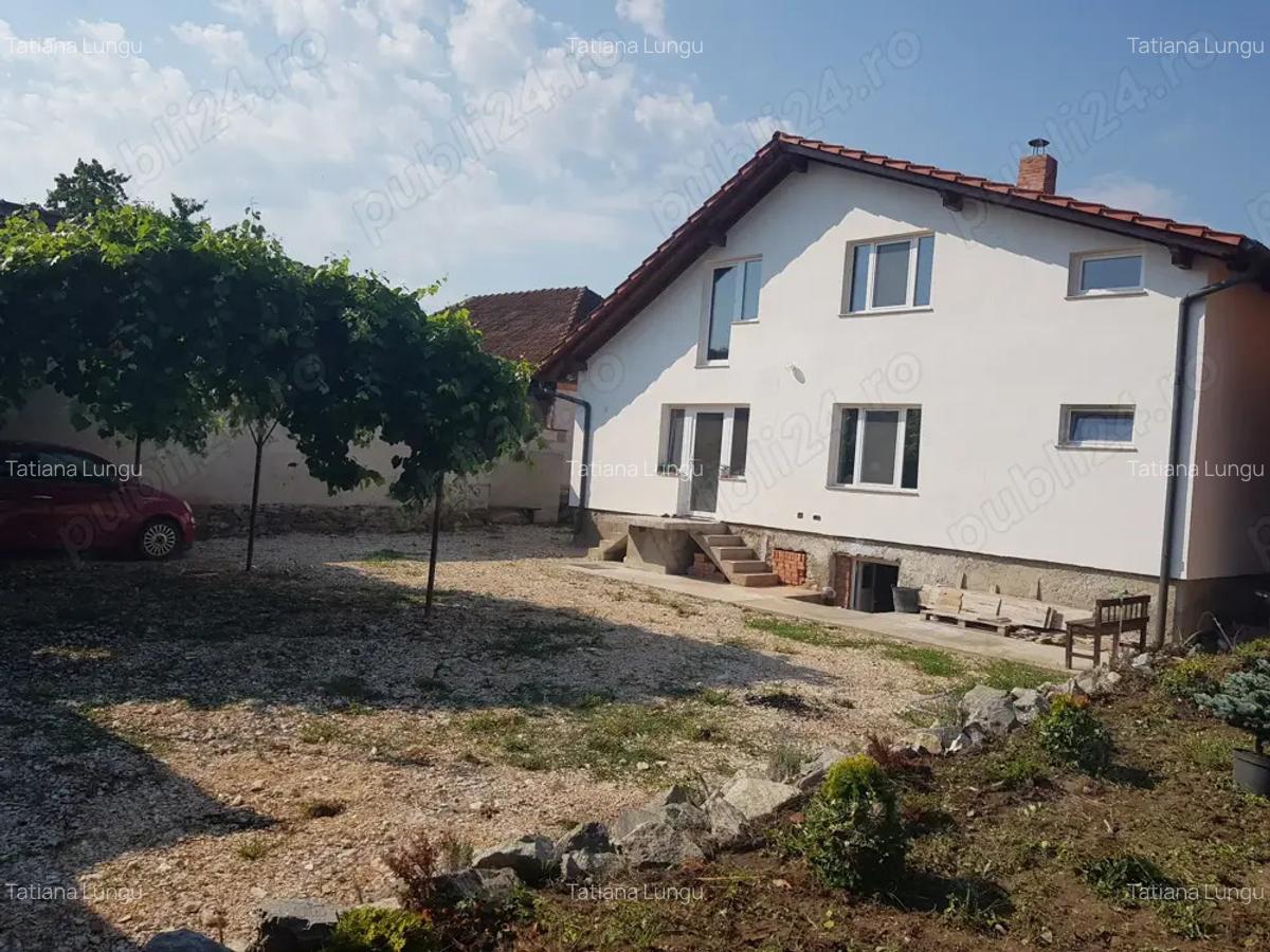 Proprietar vanzare casa 2 nivele renovata linga Stei, 200mp+beci 20m+ sura 90mp+ curte+teren 4 ari - 2