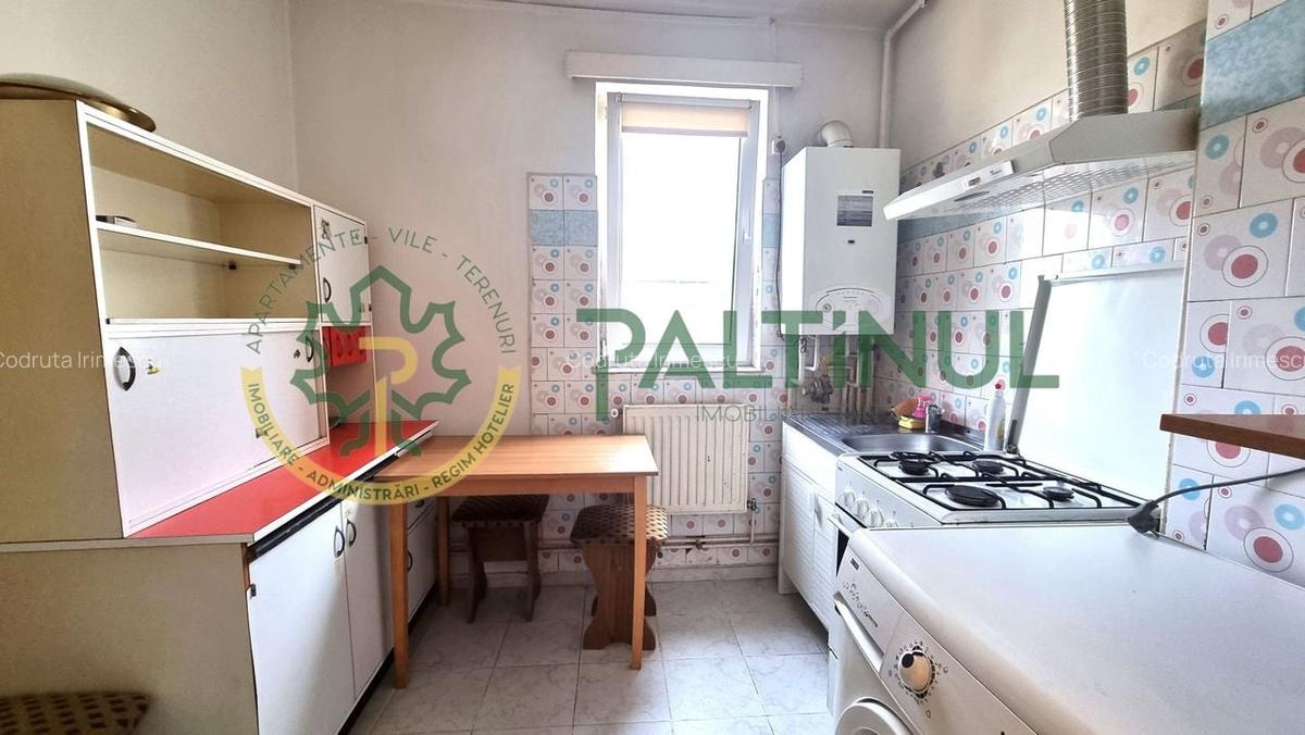Ap. 3 camere in Strand str. Barsei et.4 cu balcon - 4