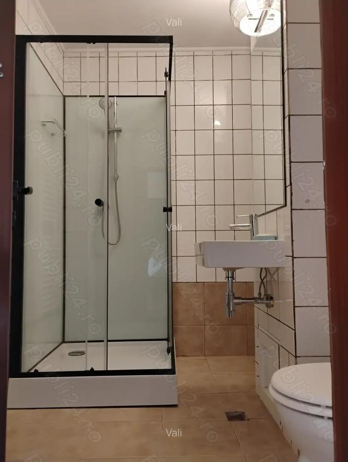 Vand apartament cu 2 camere decomandat etaj 1 Calarasi str Progresul - 3 Vand apartament cu 2 camere decomandat etaj 1 Calarasi str Progresul - 3