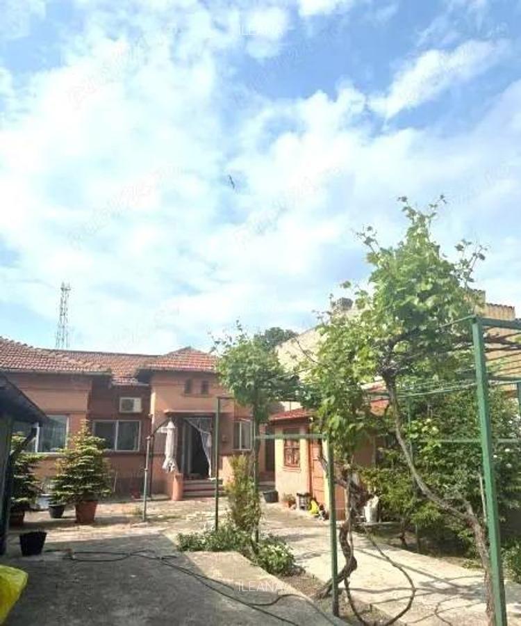 GARA- bratianu..casa caramida - 1