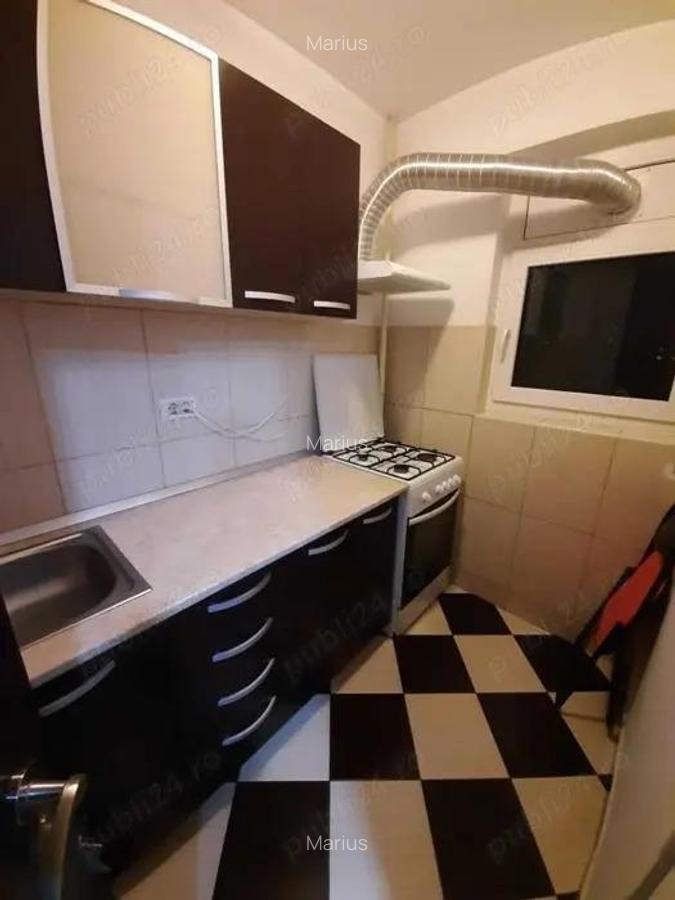 Garsoniera 1 decembrie-modern-metrou 5 minute - 4 Garsoniera 1 decembrie-modern-metrou 5 minute - 4