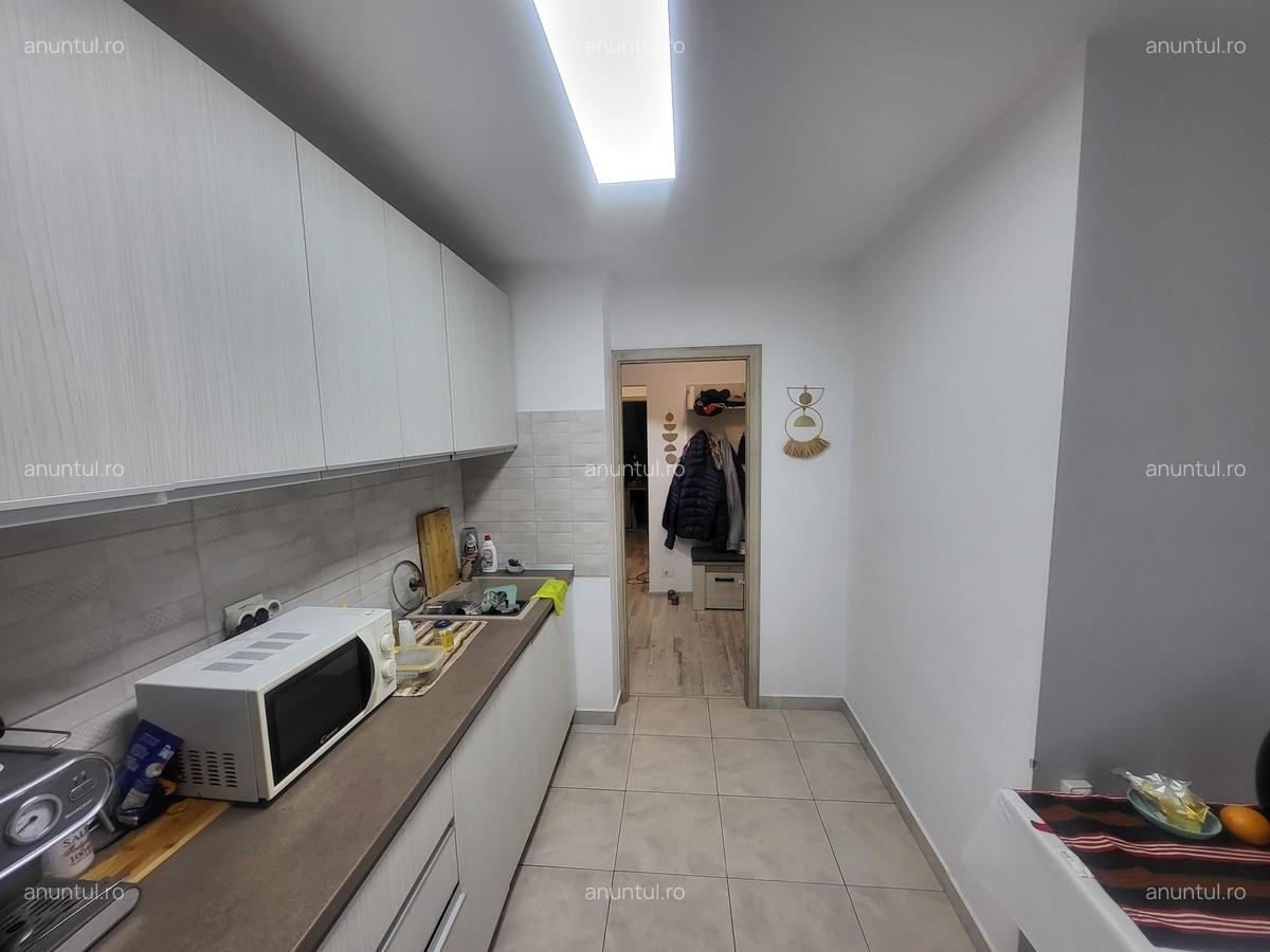 1 Decembrie 1918, metrou 8 min, str Mizil - 12