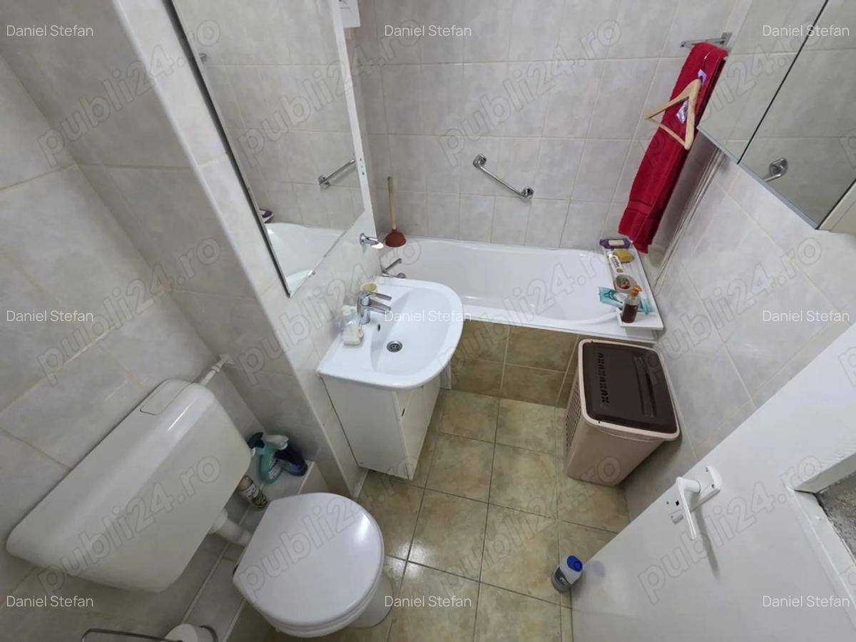 Vand apartament 3 camere pe Calea Bucuresti (Direct Proprietar) - 1