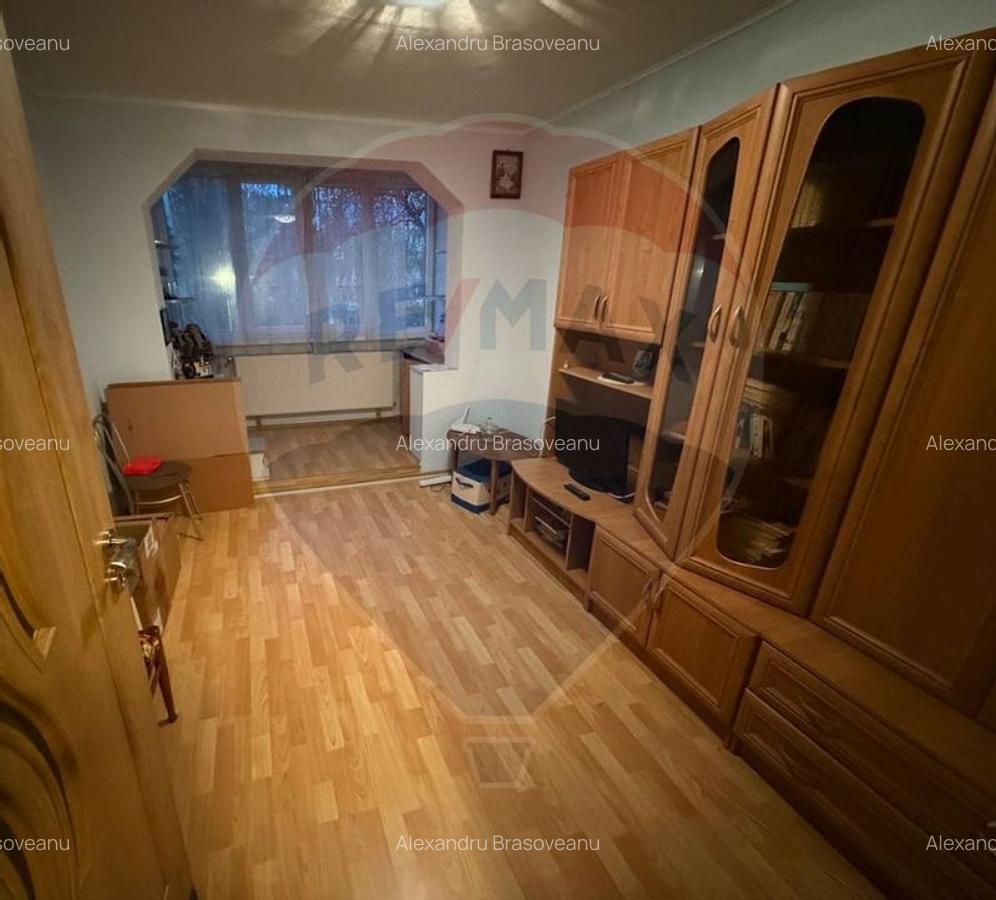 Apartament cu 3 camere de vanzare in zona Calea Bucuresti - 1
