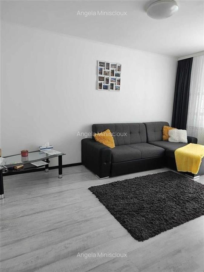Apartament cu 3 camere decomandat în Astra - 2