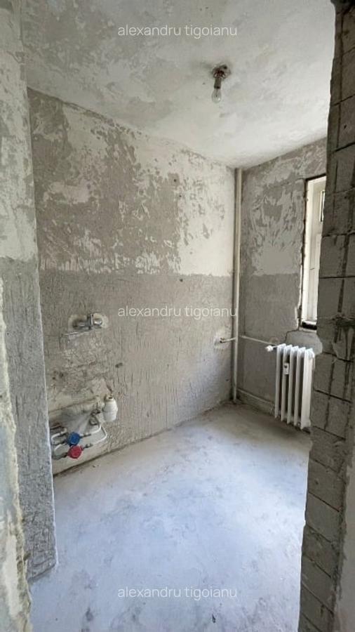 Garsoniera decomandata Favorit, la rosu, direct proprietar, 3 min metrou - 5