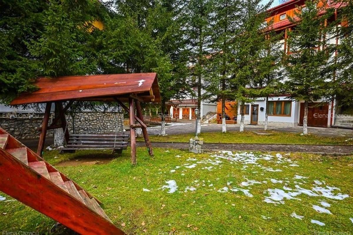 Apartament cu 3 camere decomandat, mobilat în Poiana Brașov - 14
