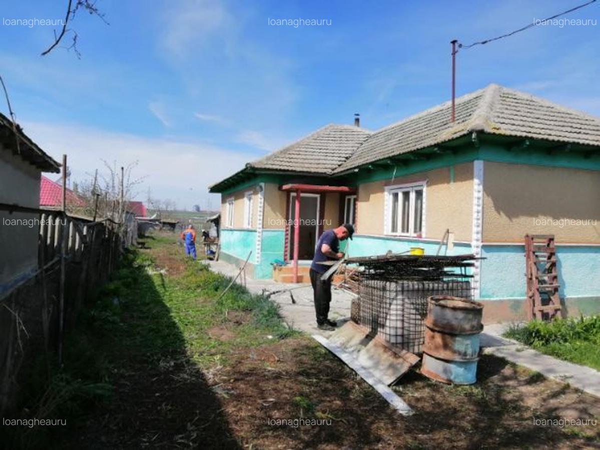 Teren cu casa suprafata totala 824 mp - 1