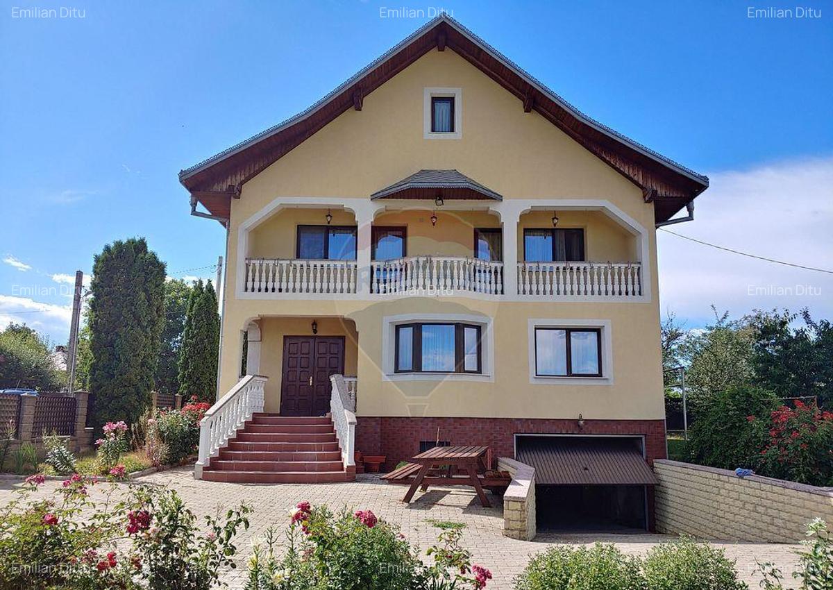 Casa / Vila de vanzare cu teren intravilan 1200 mp-Zvo... - 1