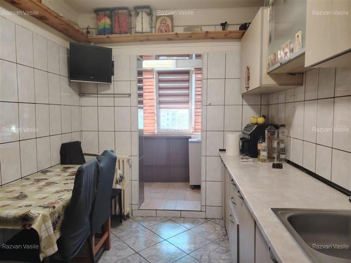 Apartament cu 2 camere, decomandat situat in Ploiesti, cartier Mihai Bravu - 5