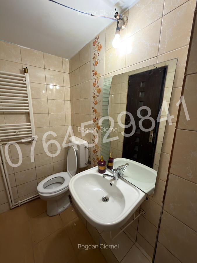 Vanzare garsoniera zona Hala Traian-Calea Călărasilor,Str. Traian 87 - 18