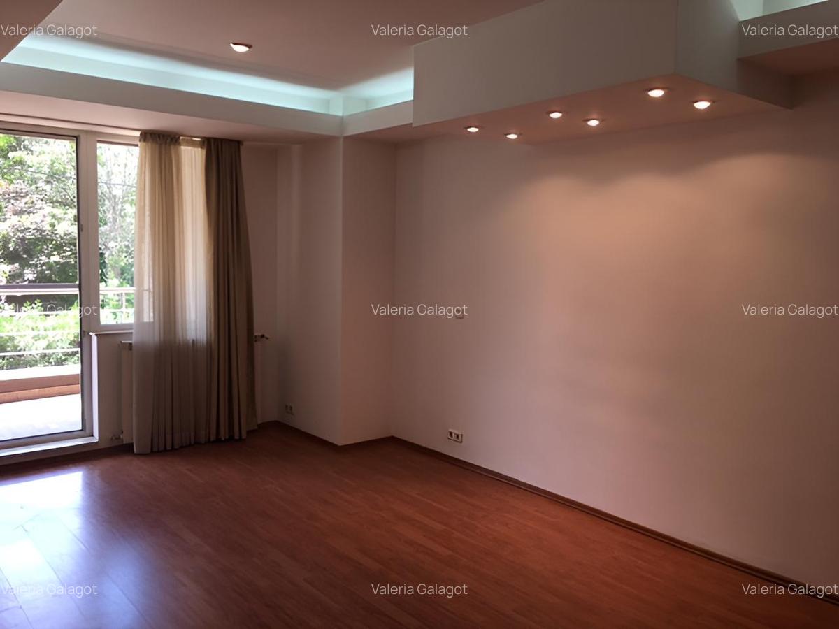 Apartament cu 3 camere decomandat în Herăstrău - 9