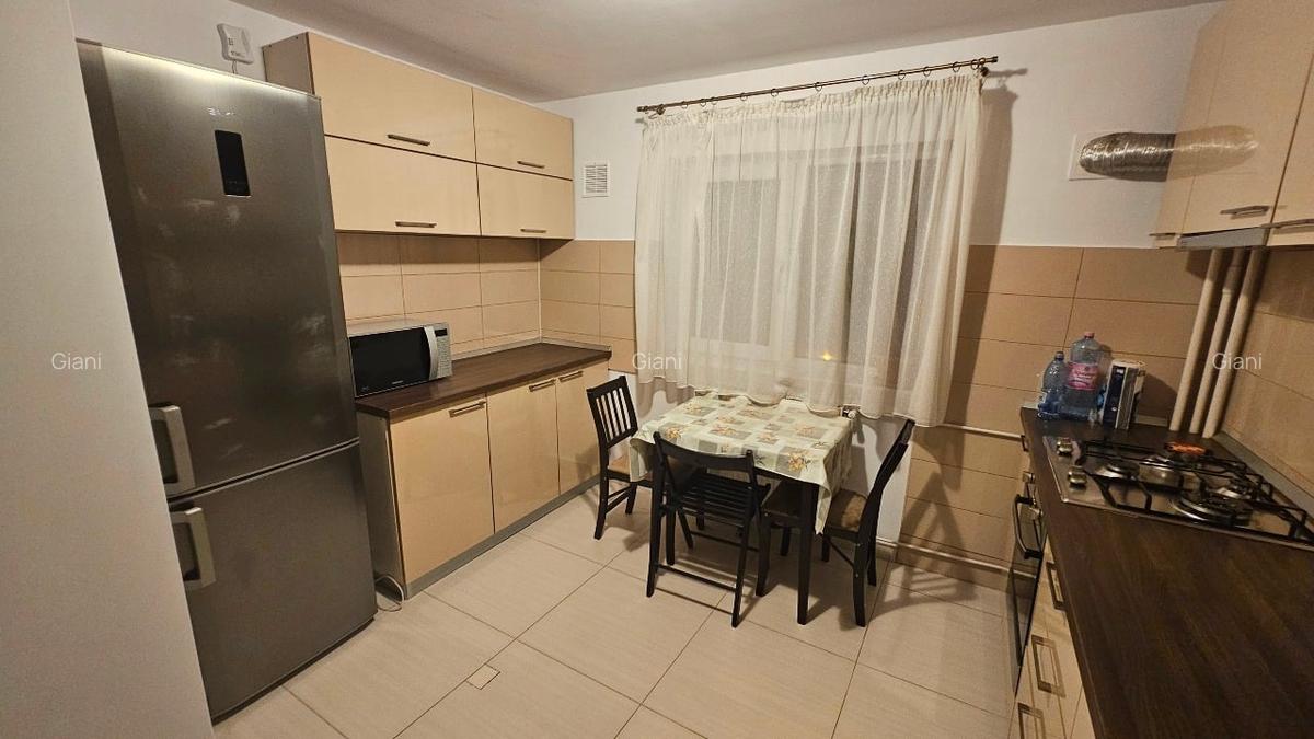 Închiriez apartament 3 camere – Mall Vitan – 80 mp – Proprietar - 2