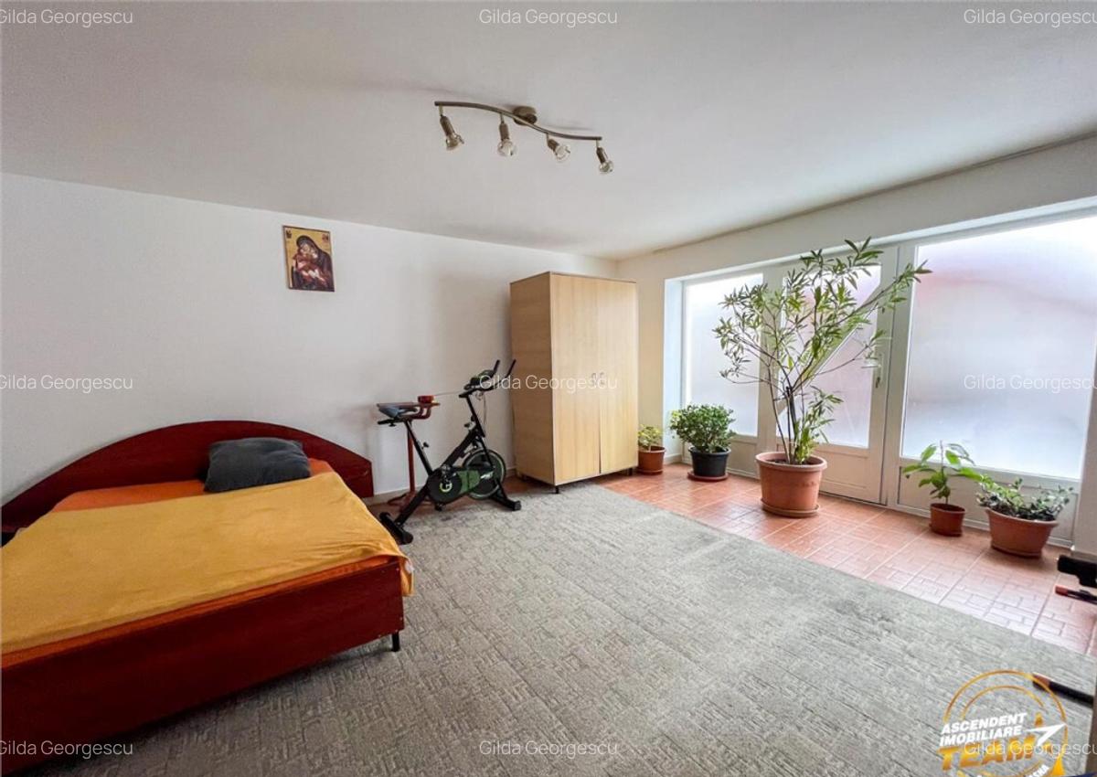 FILM! Pensiune in decor de poveste, loc de istorie si legend - 13