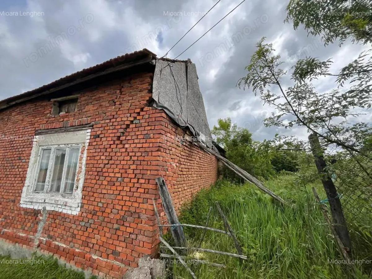 Honorici, Casa Cu Teren, 230 Mp. Suprafata construita, 1.700 Mp. Suprafata teren - 17