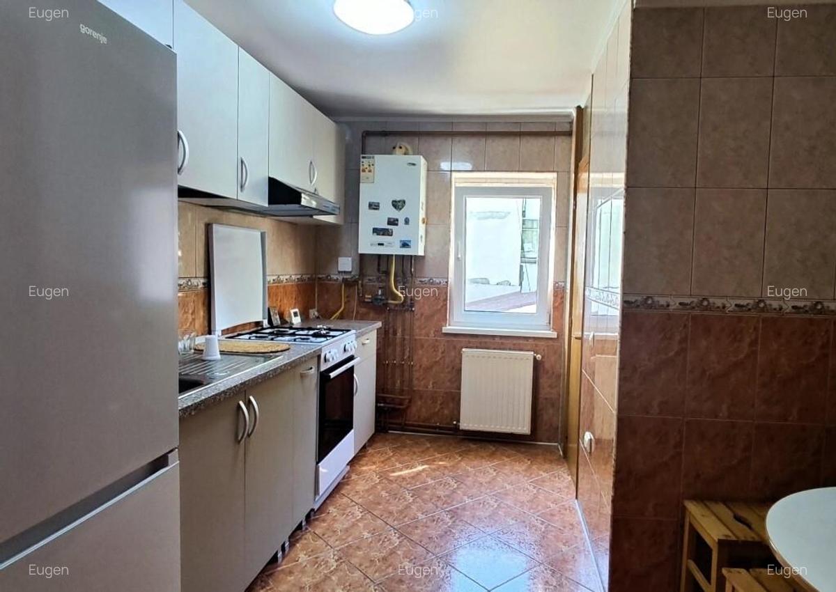 Inchiriez Apartament 3 camere,Decomandat,Ultracentral,Campina,Prahova - 3 Inchiriez Apartament 3 camere,Decomandat,Ultracentral,Campina,Prahova - 3