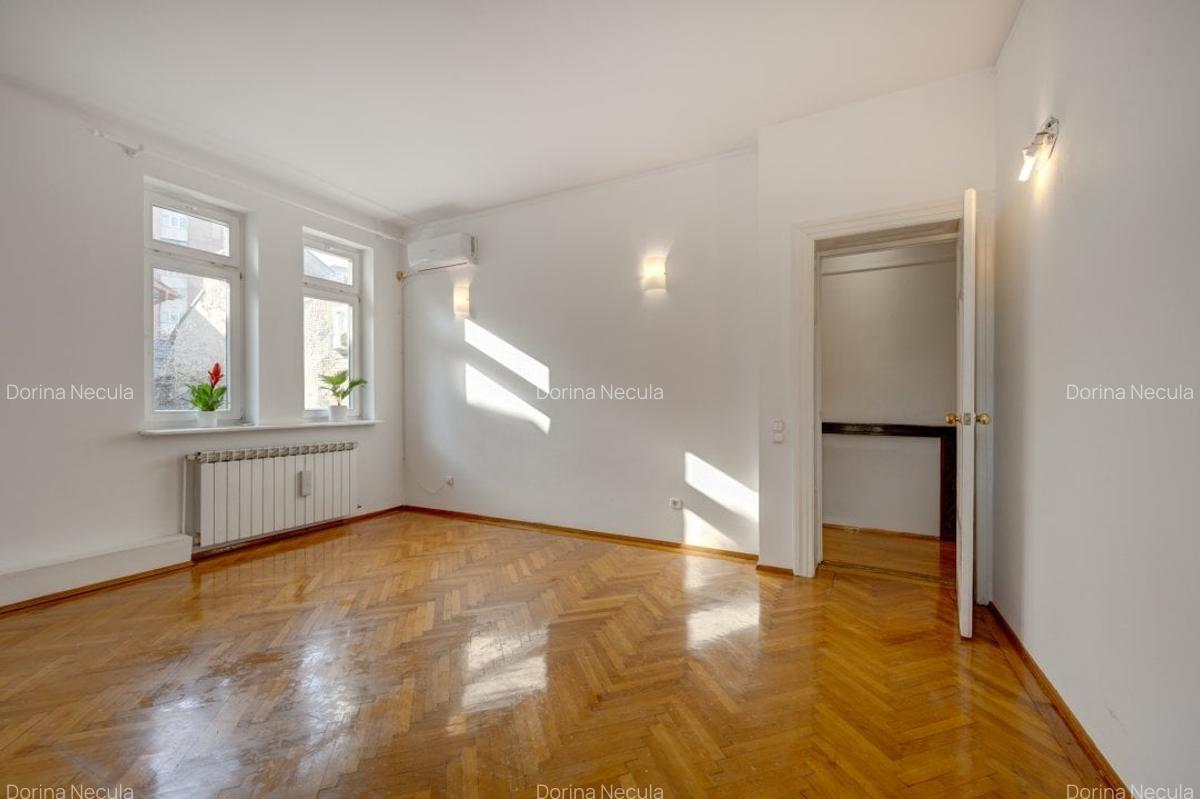 Vila cu arhitectura distincta, 7 camere, renovata, intr-o locatie exclusivista - 40