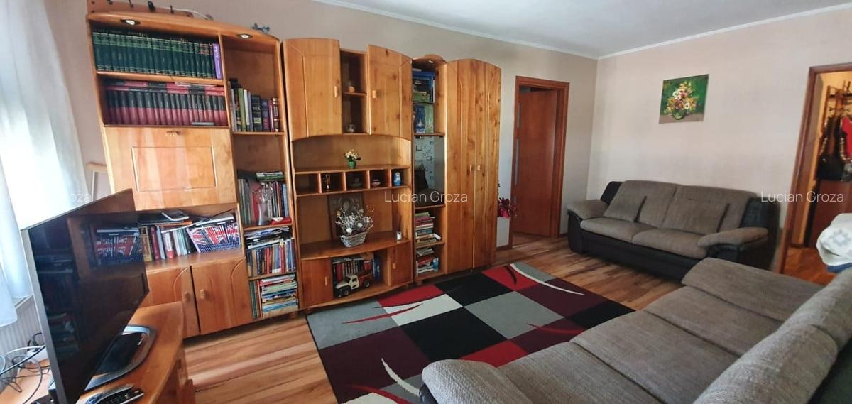 Apartament cu 4 camere semidecomandat în Crângași - 10
