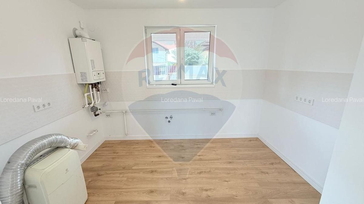 De vanzare Casa / Vila cu 4 camere - 8